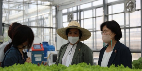 220826 이은주 의원, 경기농업기술원 현장 방문 (1).JPG