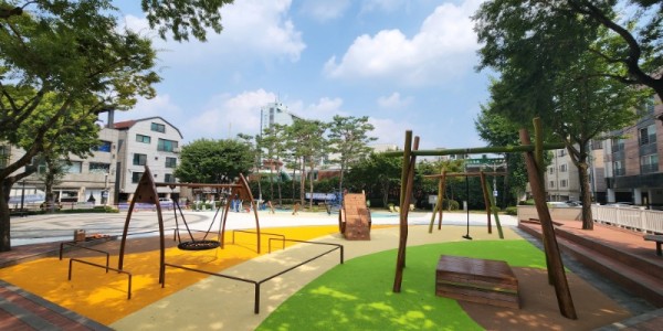 6-1. 새단장을 마친 처인구 역북동 미르어린이공원 _아이누리놀이터_.jpg