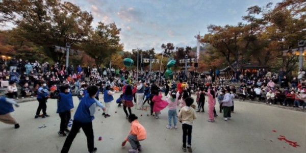 221023_보라동, 제1회 동민의 날…주민 4200여명, 함께 즐기니 이웃정 새록새록_사진(1).jpg