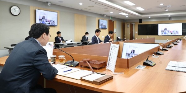 1-1. 28일 열린 전국대도시시장협의회 영상회의 모습.jpg