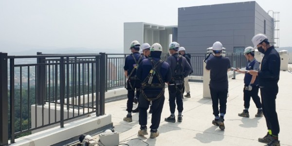 4-1. 용인특례시는 올 하반기 입주를 앞둔 관내 공동주택단지의 시공 품질과 시설물 안전 상태 등을 확인하는 특별 점검을 실시했다. (해당 현장은 고림 진덕지구).jpg