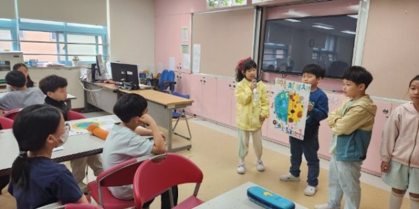 2-1. 용인특례시의 한 초등학교에서 환경교육이 이뤄지고 있는 모습.jpg