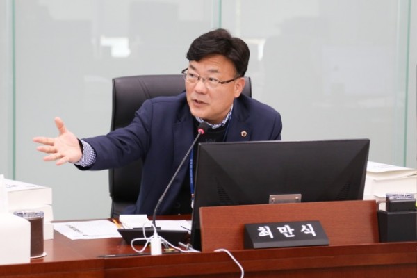 241114 최만식 의원, 사회복지시설 차량 지원 선정기관 및 실제 지원기관 차이 있어.jpg