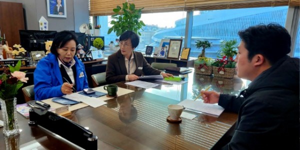 250110 정윤경 부의장, 청소년쉼터 종사자 장기근속 등 안정적인 운영 환경마련 정담회 개최 (1).jpg