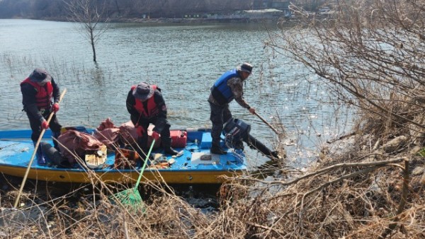 7. 기흥구, 기흥호수공원 일대 봄맞이 대청소 실시.jpg
