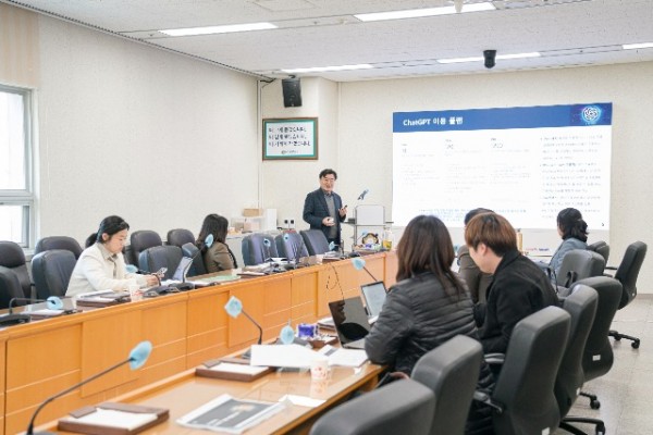 20250401 용인특례시의회, 챗GPT를 활용한 의정활동 실습 교육 실시(1).jpg