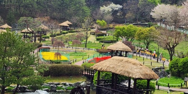 4. 용인특례시 농촌테마파크 여름철 전경.jpg