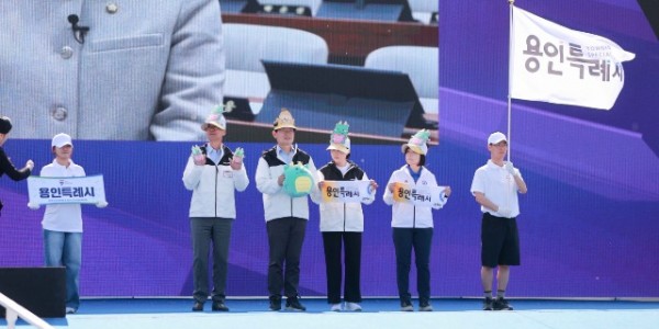 3-1. 이상일 용인특례시장은 24일 제15회 경기도장애인체육대회 개회식에 참석해 출전 선수들 응원했다.JPG