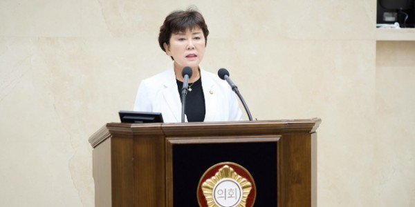 사진1. 김상수 의원이 27일 열린 제293차 제1회 정례회 제3차 본회의에서 시정질문을 하고 있다..jpg