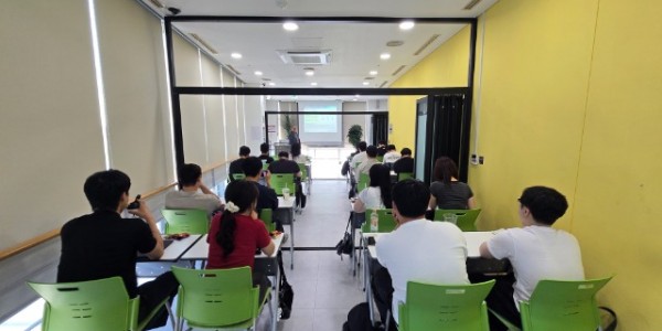 5-1. 용인특례시가 지역내 반도체산업 관련기업 4곳의 신입사원을 대상으로 통합교육을 마련해 운영했다..jpg