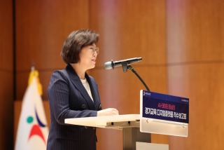 250829 이애형 의원, ‘AI·데이터 중심 경기교육 디지털플랫폼 구축 착수보고회’ 참석.jpg