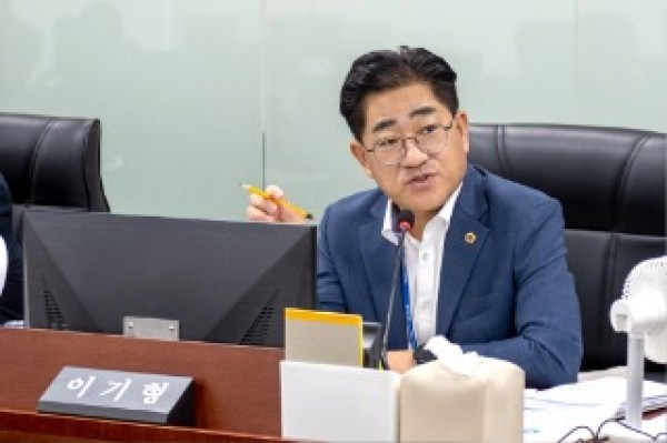 250910 이기형 의원, 로봇산업 육성지원..지역과 수요 균형 고려한  사업추진 필요.jpg