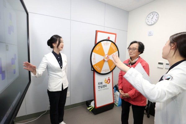 8-1. 용인특례시 수지구치매안심센터가 31일 개소했다..jpg