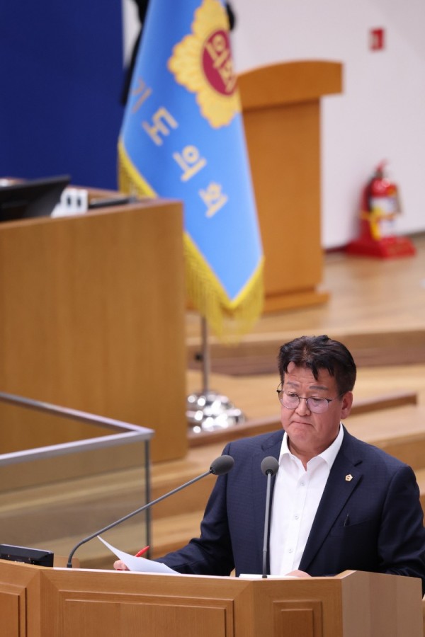 251106 안명규 의원, 대집행부 질문에서 경과원 파주 이전, 고교학점제 등 핵심 현안 전방위 질의(1).jpg