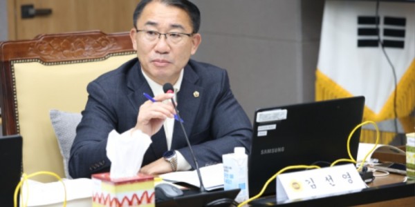 251107 김선영 의원, 노동국 행정사무감사에서 능동적이고 선제적인 노동행정 당부_1.jpg