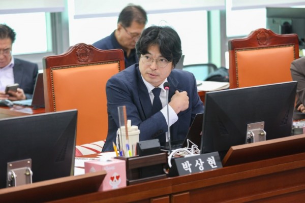 251113 박상현 의원, 행감서 유휴자금 TF 직원 노고 치하... 재정 혁신, 노력의 결실.jpg