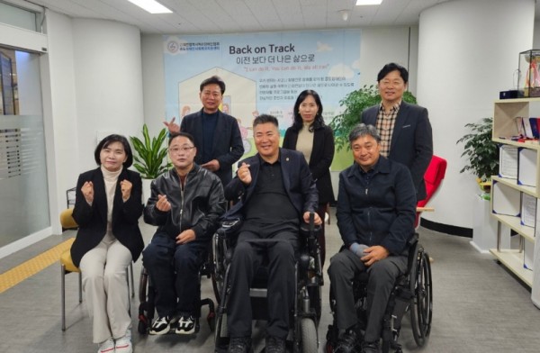 251117 “중도장애인의 ‘다시 시작’을 위해”... 황세주 의원, 대전 사회복귀홈 현장 방문 (1).jpg