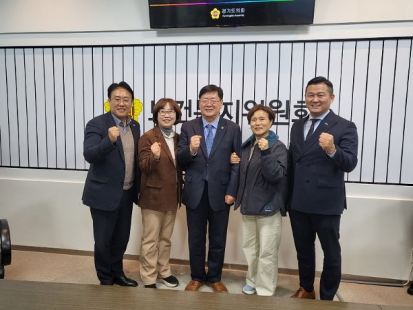 251121 이선구 의원, 2026년 복지예산 대폭 삭감 논란 속 장애인·사회복지 현장과 연속 간담회 진행 (1).jpg