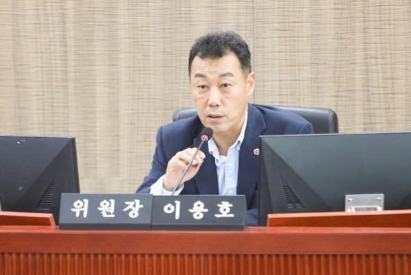 251121 이용호 의원, “道 예산은 증액, 정작 경제실은 민생 챙길 사업 일몰·감액하고 시군에 부담 전가해”.JPG.jpg
