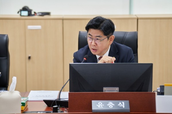 251121 윤충식 의원, 피지컬 AI 선점 위한 골든타임 강조... “과감한 재정 투입으로 주도권 잡아야”.jpg
