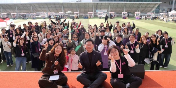 3-1. 22일 시청 하늘광장에서 커라페스티벌이 열렸다..JPG