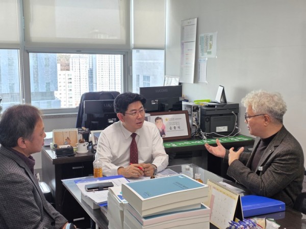 251124 윤충식 의원, 설익은 확장은 금물... 시스템 안정화와 딥페이크 대응 예산 확보 주문.jpg