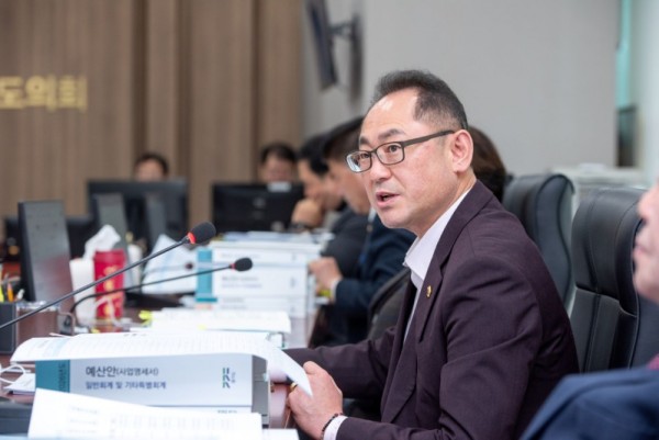 251124 김완규의원 아이들 치아 건강마저 ‘각자도생’, 경기도, 치과주치의 예산 41% 싹둑”.jpg