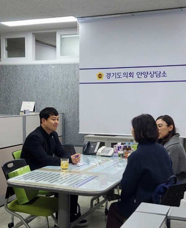 251126 유영일 의원, 안양시청소년이동형 성문화센터를 고정형센터로 전환 필요성 논의 (1).jpg