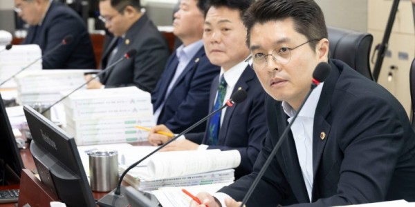 251202 이재영 의원, ‘디지털플랫폼 구축 사업’ 세부내역 중복·불명확... 외부 전문가 검증·감사로 예산,사업설계 전면 점검 필요! ( (1).jpg