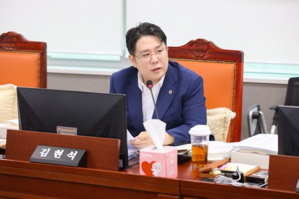 251218 김현석 의원, 통합교육지원청 분리·신설 추진 위한 재정 여건 마련 본회의 가결.jpg