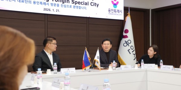 12-1. 이상일 시장은 21일 시청 접견실에서 프레데릭 위 시아오 필리핀 일리간시장과 간담회를 했다.JPG